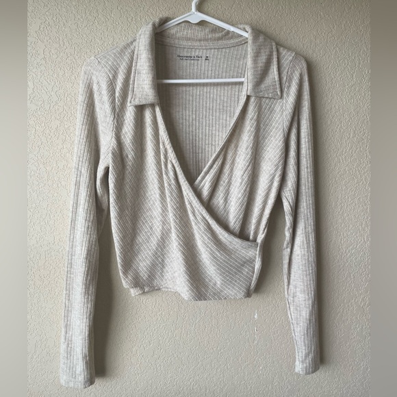 Abercrombie & Fitch Cream Wrap Top - Picture 1 of 3